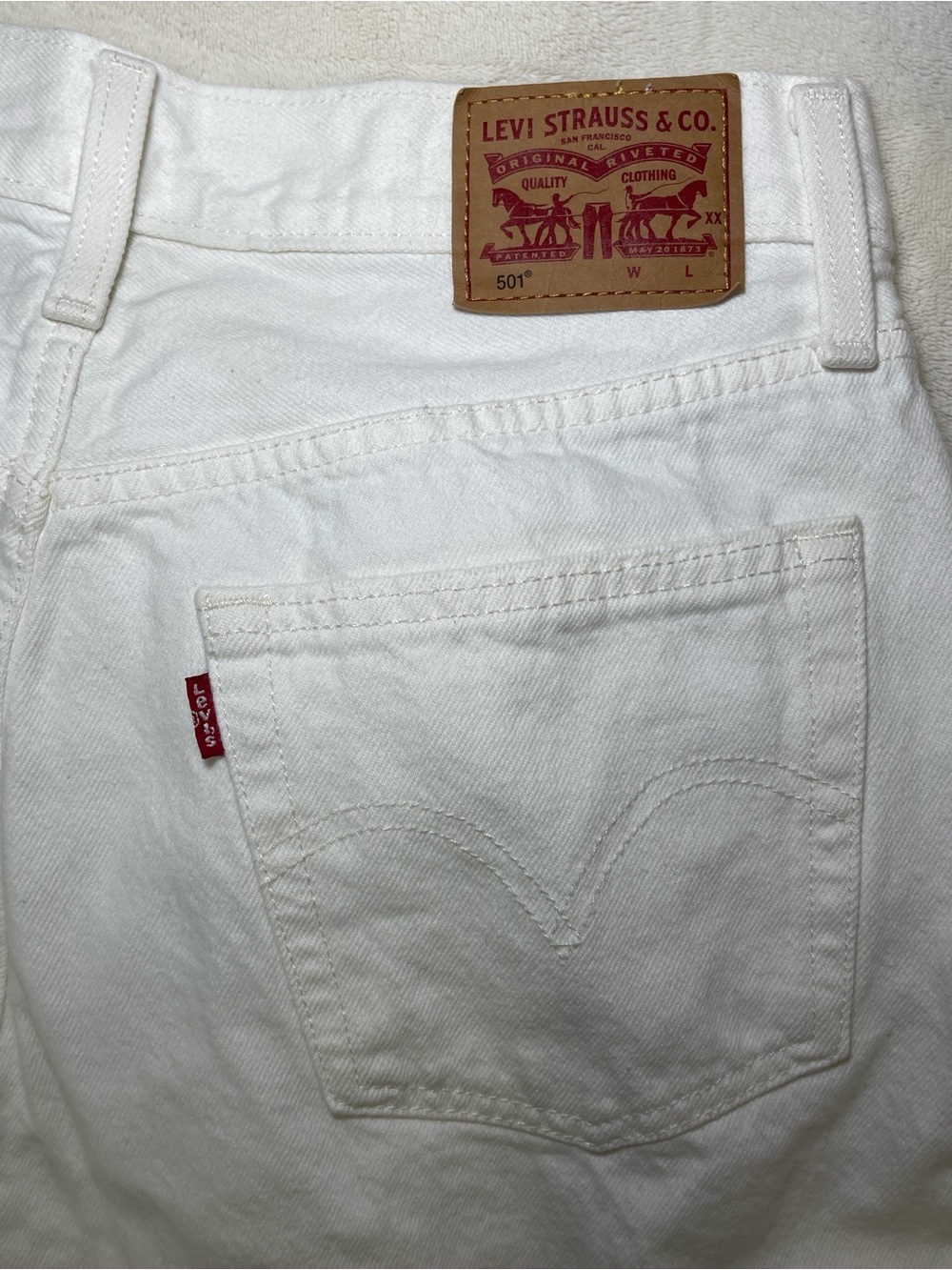 Levi's Women's White Distressed Straight Leg Jeans W28
Raw Hem - Picture 5 of 14